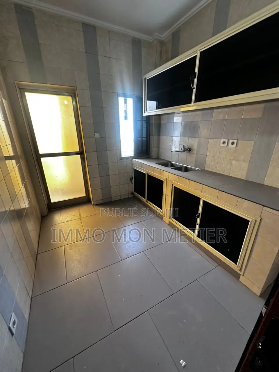 3chbre Appartement dans Ouakam à Louer