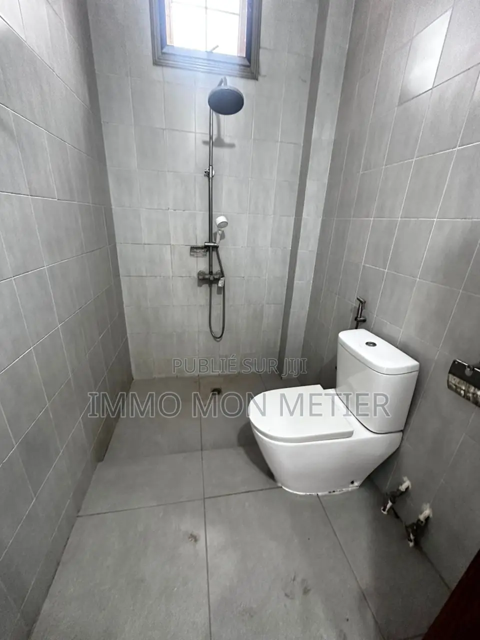 3chbre Appartement dans Ouakam à Louer