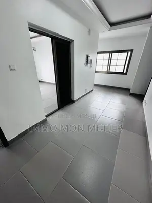 2chbre Appartement dans Ouakam à Louer