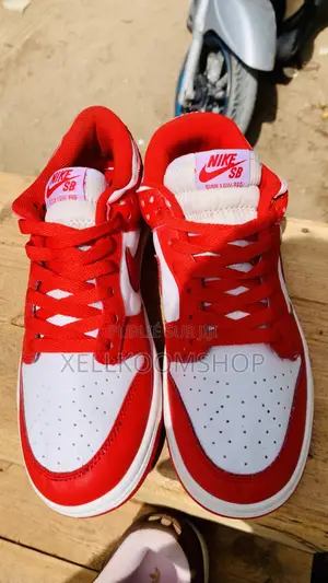 Photo - Nike Dunk Friperie De Luxe en Bon État