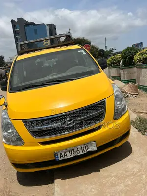 Hyundai Starex 2014 Jaune