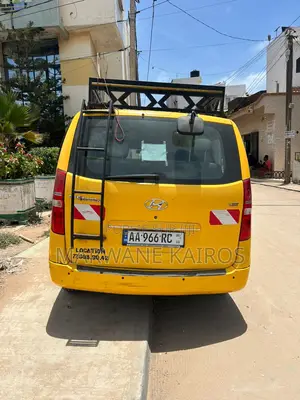 Hyundai Starex 2014 Jaune