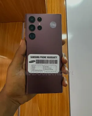 Photo - New Samsung Galaxy S22 Ultra 5G 128 GB Rouge