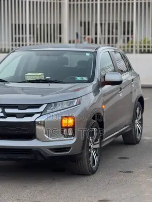Photo - Mitsubishi Outlander Sport 2020 Gris