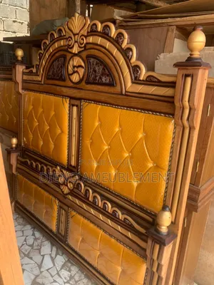 Photo - Lit Avec Coiffeuse