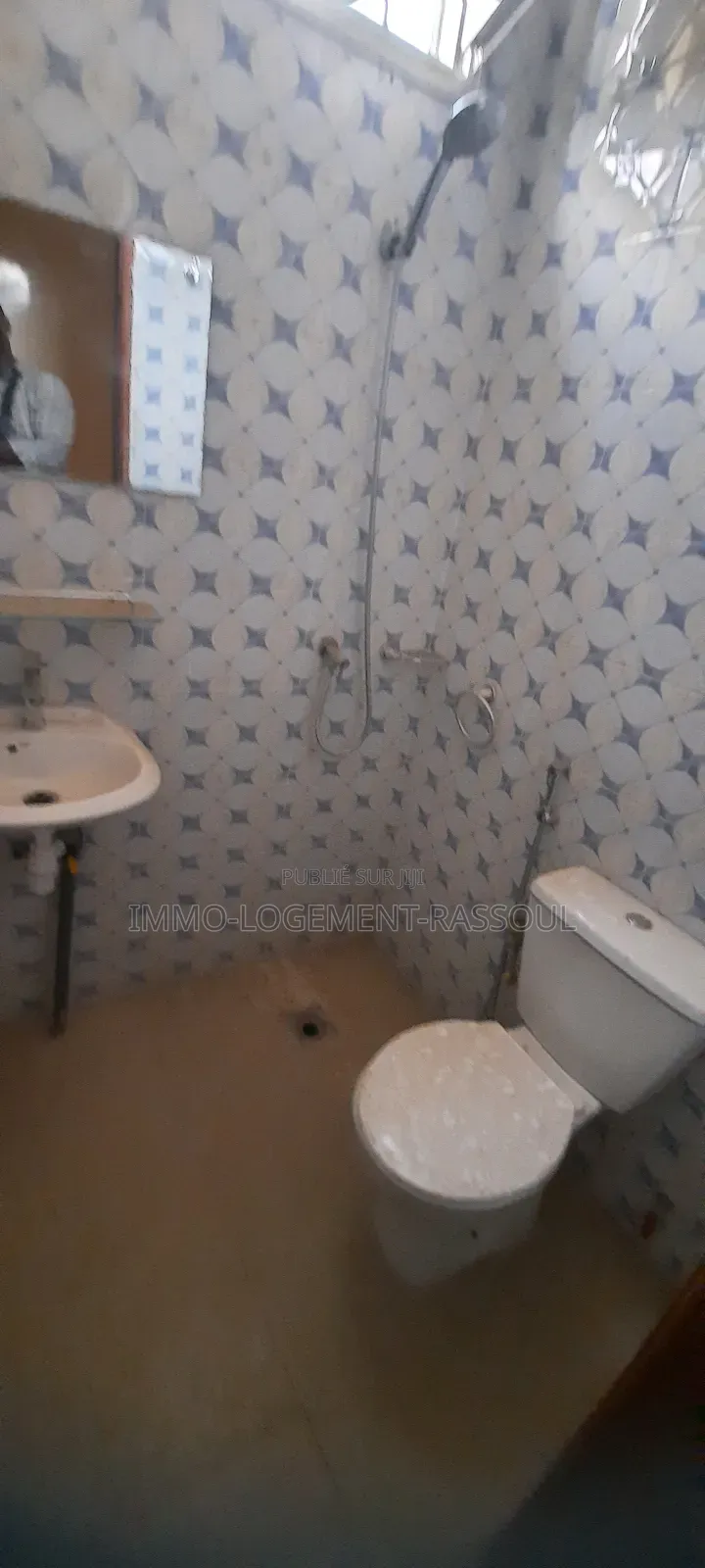1chbre Appartement dans , Yoff à Louer