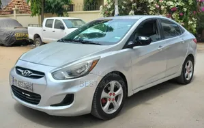 Hyundai Accent 2013 Gris