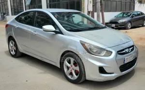 Hyundai Accent 2013 Gris