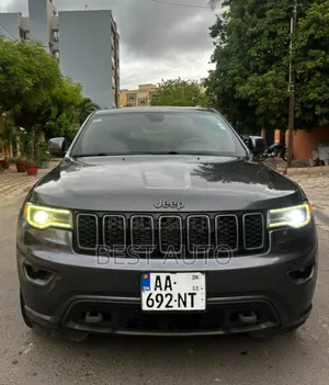 Photo - Jeep Grand Cherokee 2017 Noir