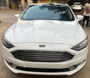 Photo - Ford Fusion SE AWD 2017 Blanc