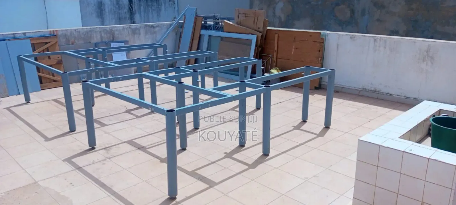 Table d'Interview Avec Emplacement Micro