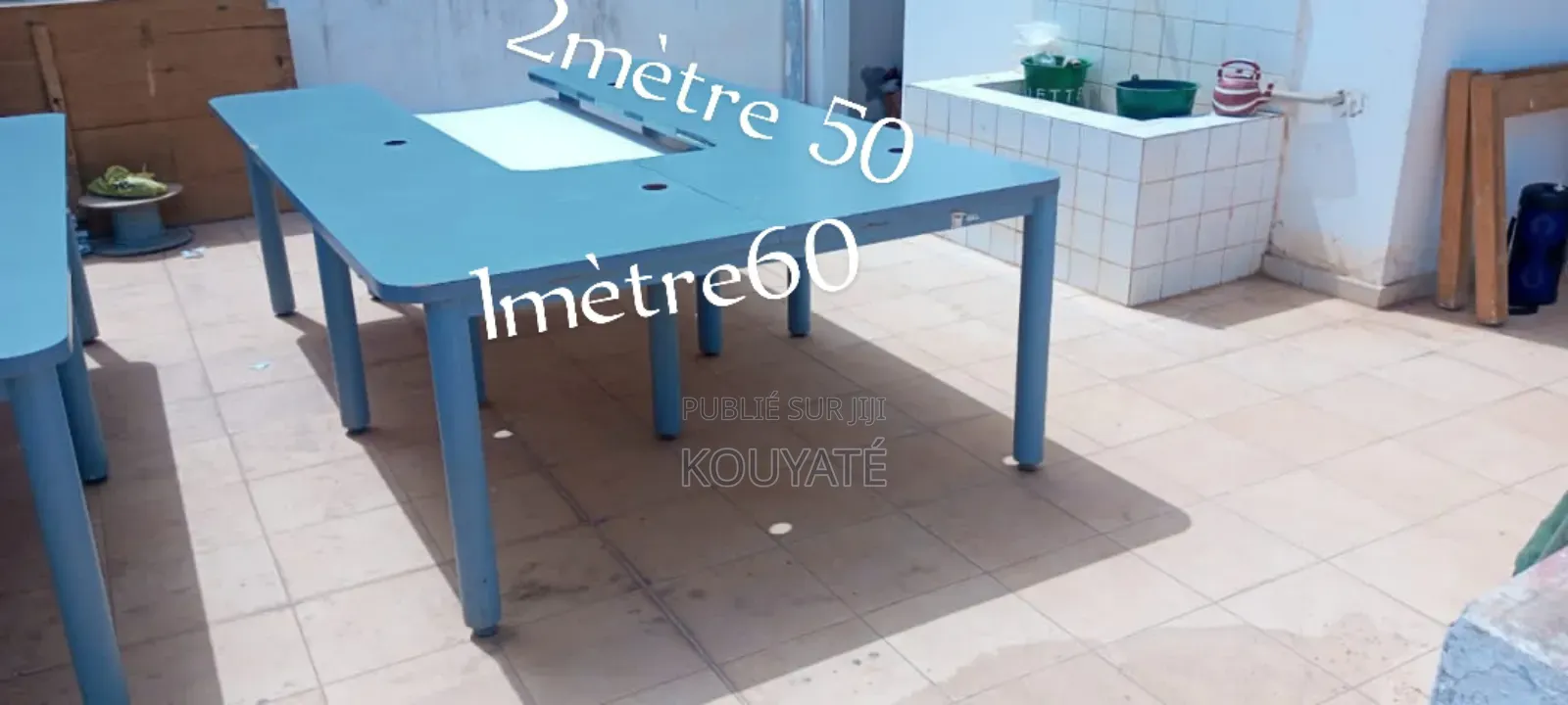 Table d'Interview Avec Emplacement Micro