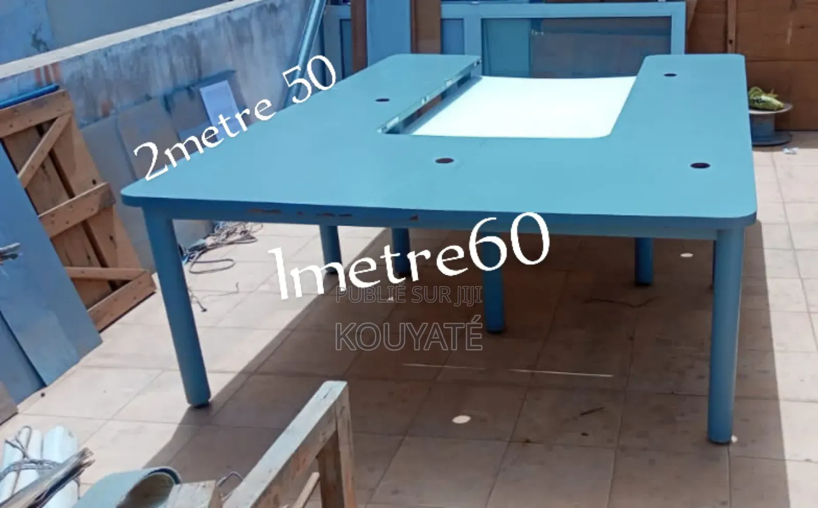 Table d'Interview Avec Emplacement Micro