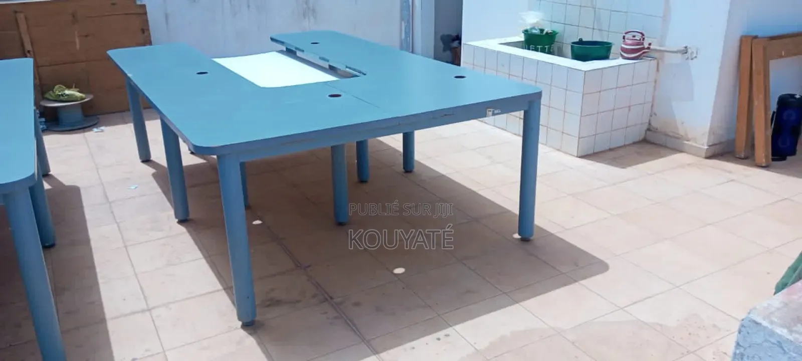 Table d'Interview Avec Emplacement Micro