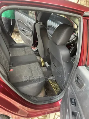 Ford Fiesta 2012 Rouge
