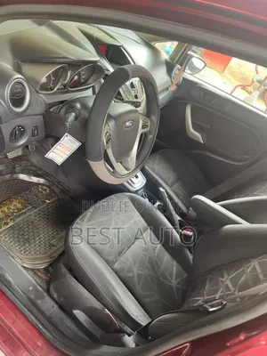 Ford Fiesta 2012 Rouge