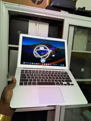 New Pomme MacBook Air 2017 8GB Intel Core I5 SSD 256GB