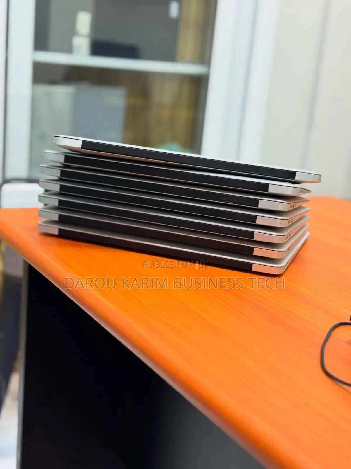 New Pomme MacBook Air 2017 8GB Intel Core I5 SSD 256GB