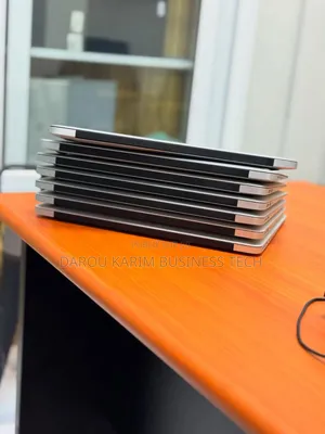 New Pomme MacBook Air 2017 8GB Intel Core I5 SSD 256GB