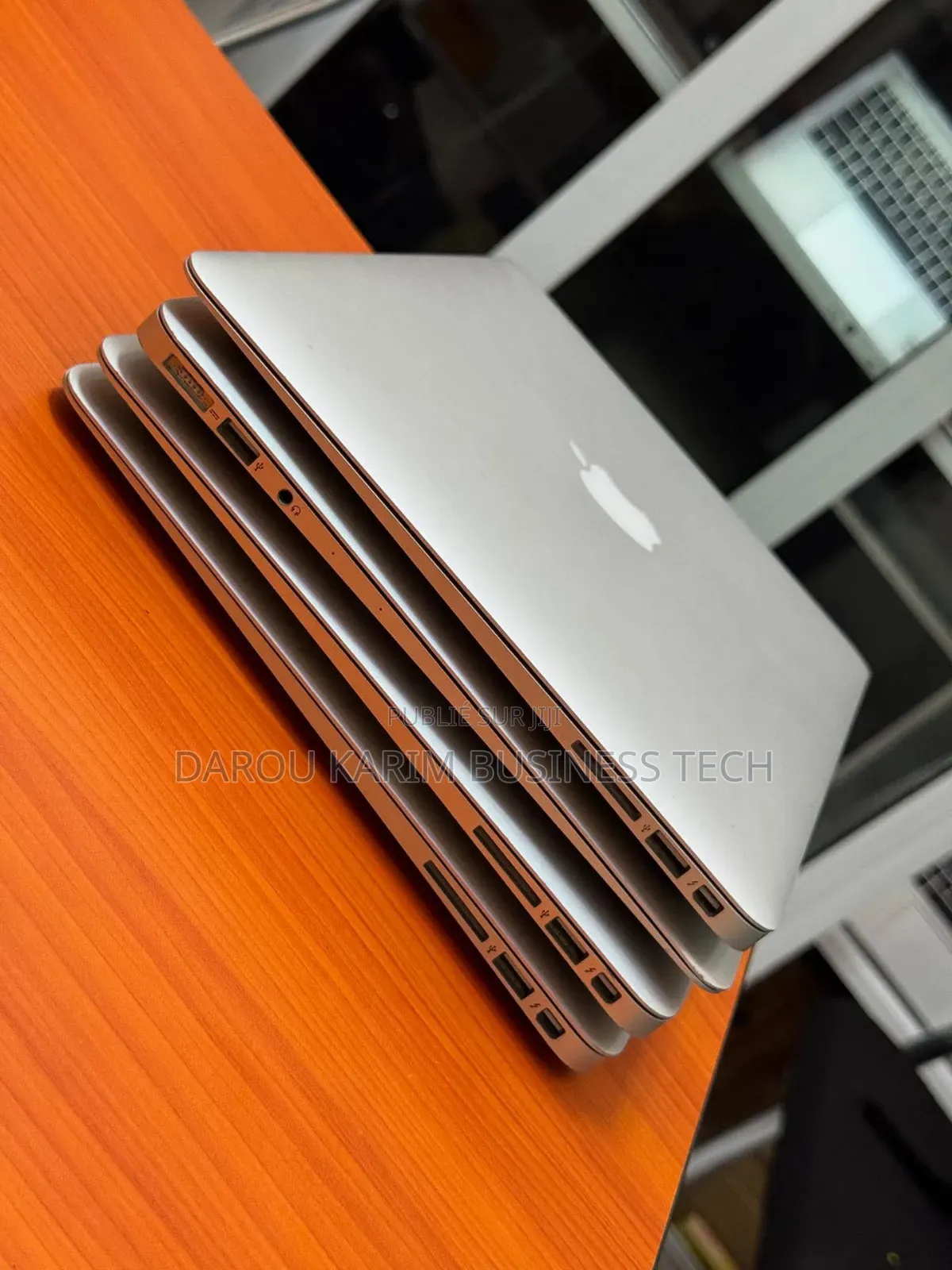 New Pomme MacBook Air 2017 8GB Intel Core I5 SSD 256GB