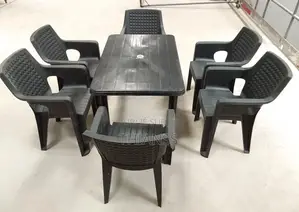 Table À Manger en Plastique Avec 6 Chaises