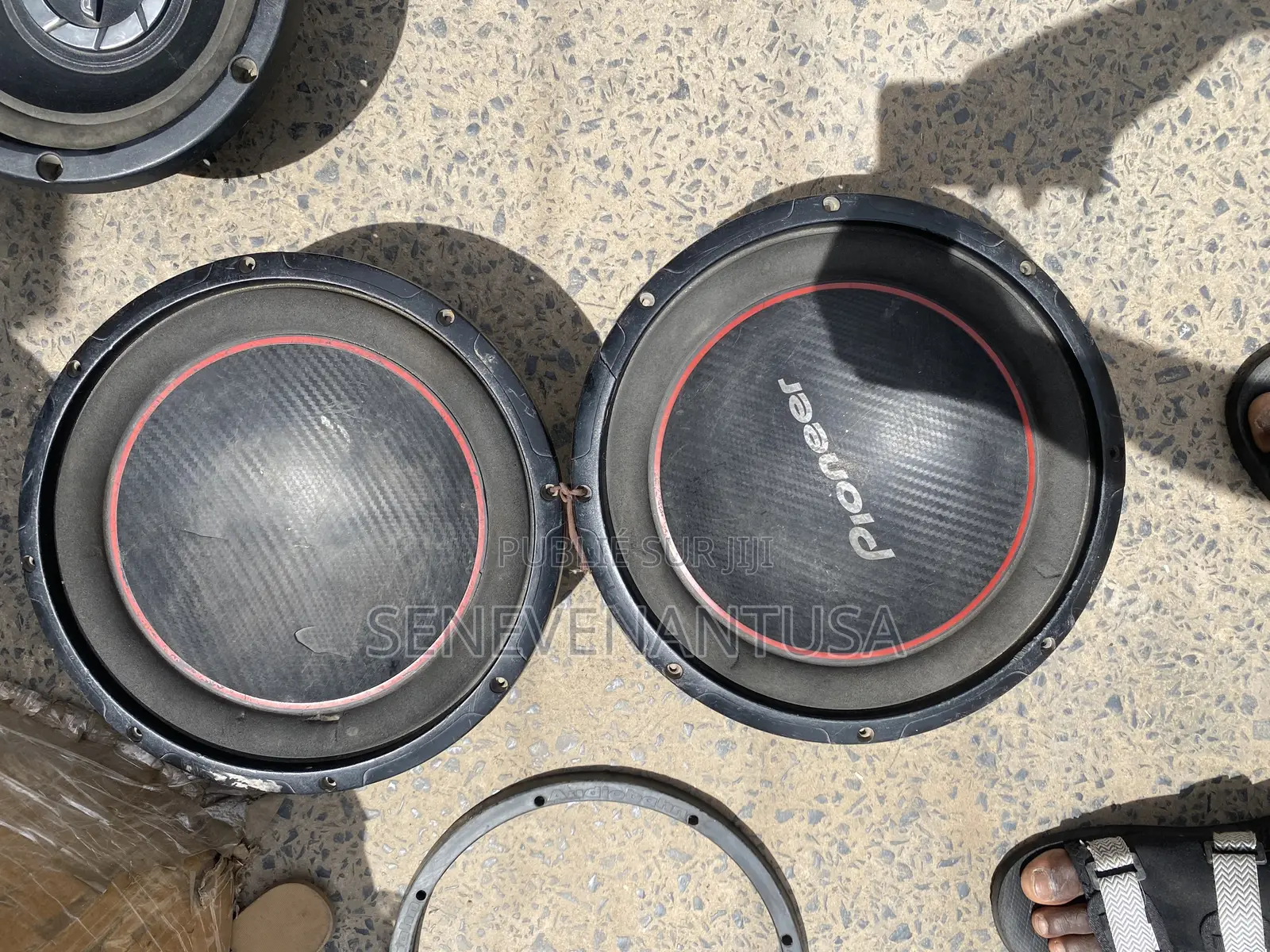 S v U Tl. Adresse:Fadia. Haut Parleur