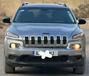 Photo - Jeep Cherokee Latitude 4x4 2017 Argenté