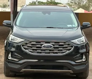Photo - Ford Edge SE AWD 2019 Noir