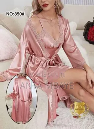 Photo - Nuisette Avec Kimono
