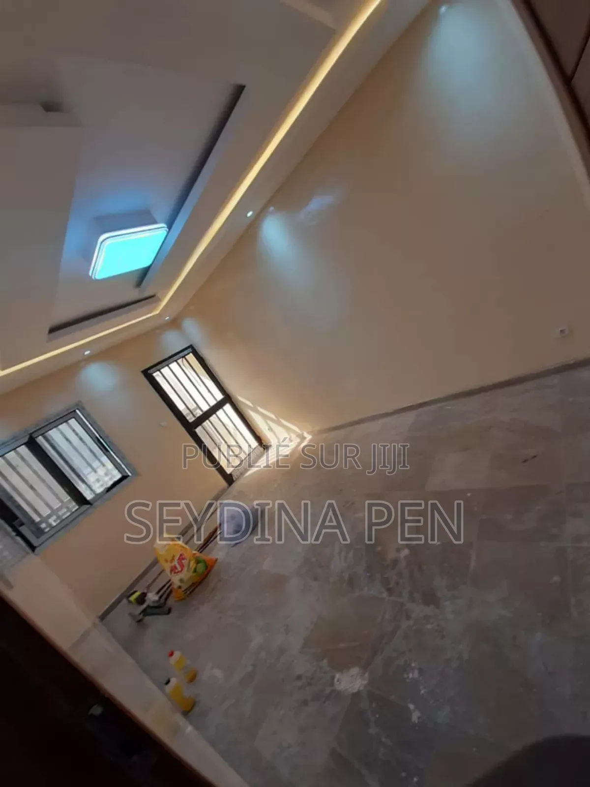 4chbre Appartement dans Touba Building, Bambylor à Louer