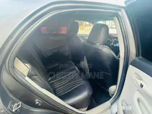 Photo - Toyota Corolla 2011 Gris