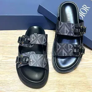 Photo - Sandales Dior Disponible