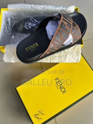 Photo - Sandales Fendi Roma Original