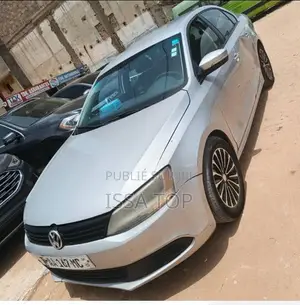 Photo - Volkswagen Jetta 2014 Gris