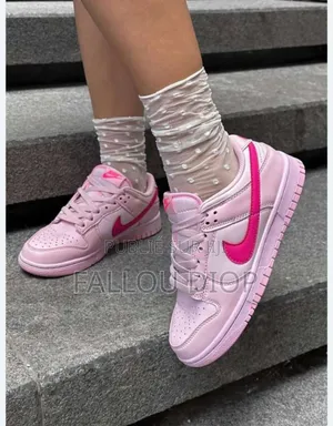 Photo - Nike Air Force 1 Rose