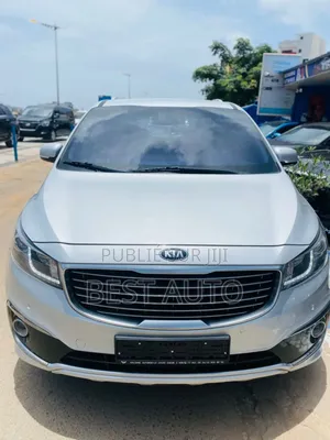 Photo - Kia Carnival 2017 Gris