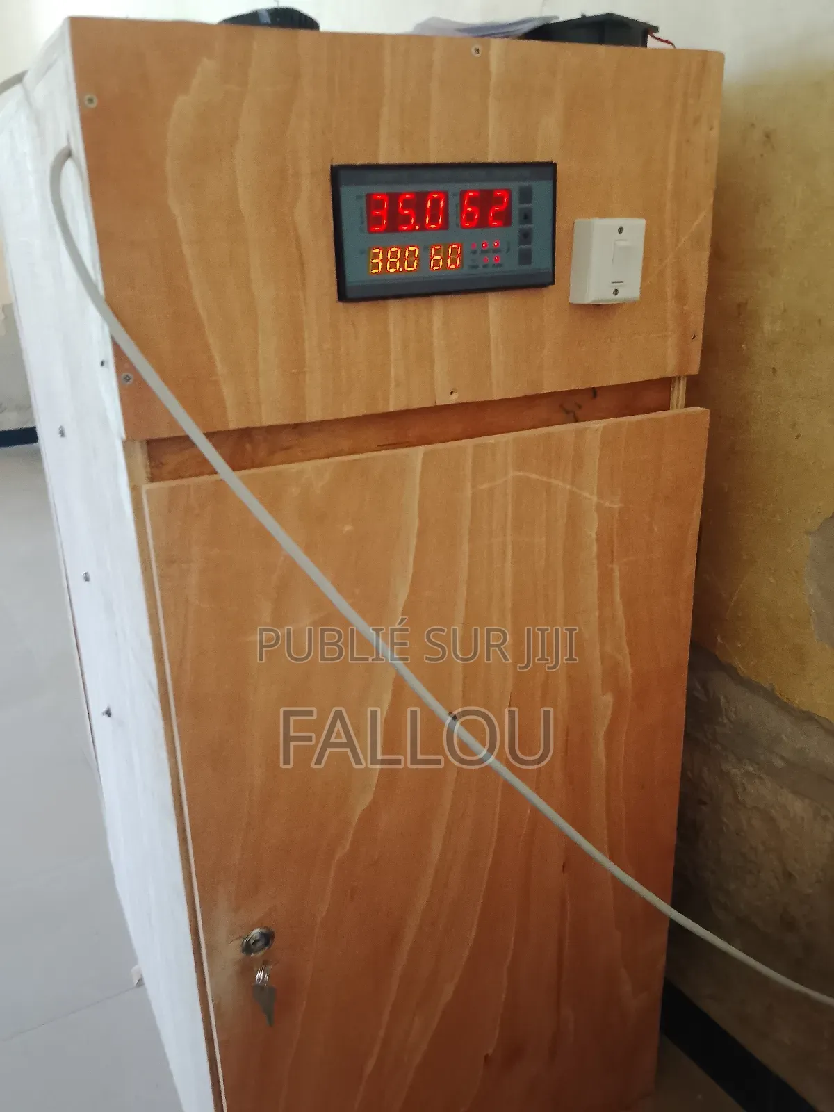 Couveuse Automatique Et Manuel Disponible