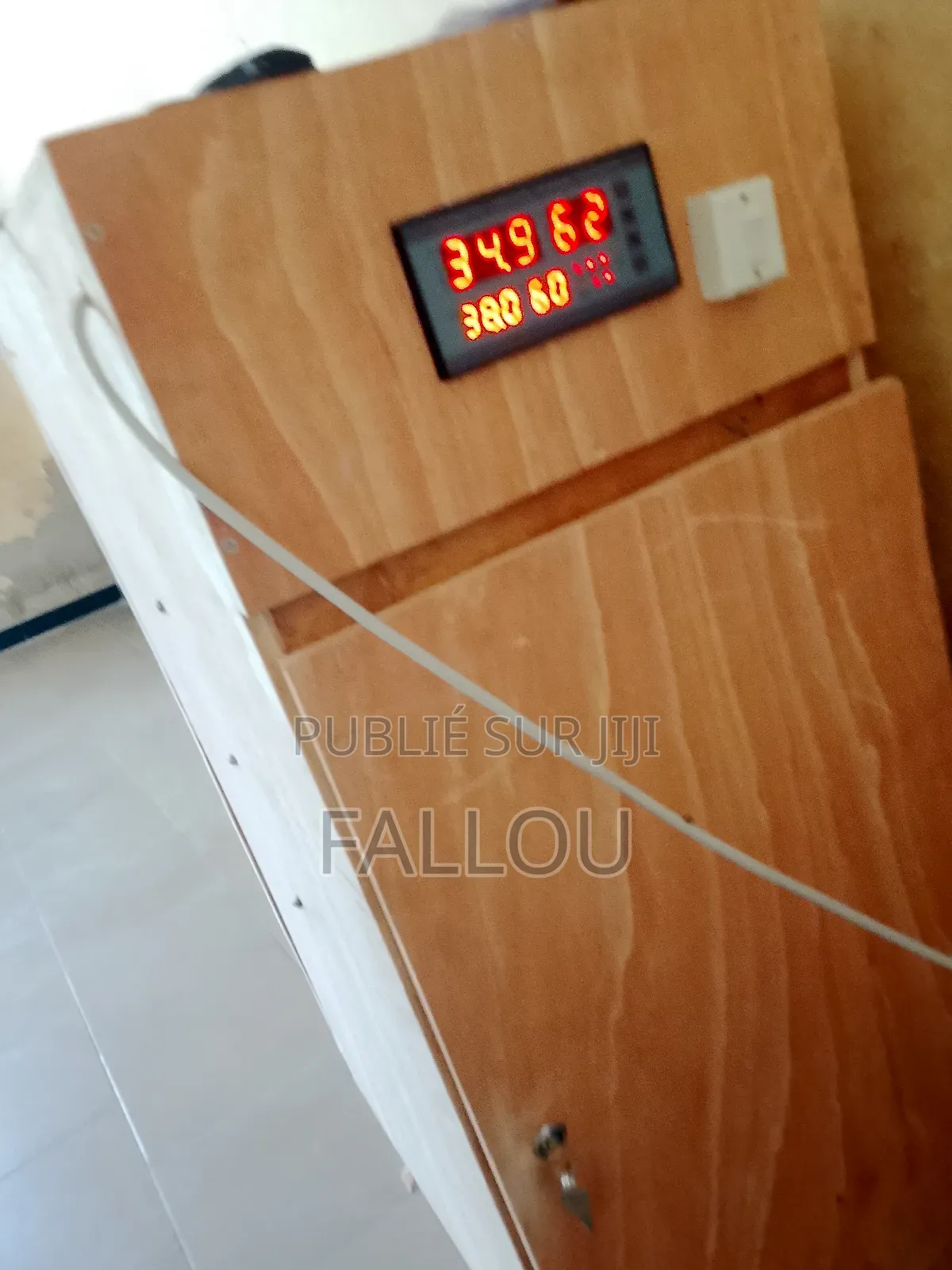 Couveuse Automatique Et Manuel Disponible