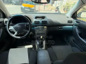 Toyota Avensis 2008 Noir