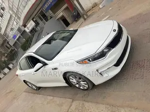 Photo - Kia Optima 2018 Blanc