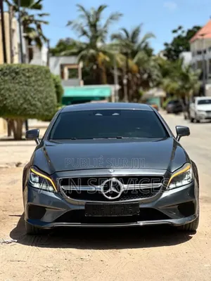 Photo - Mercedes-Benz CLS 2017 Gris