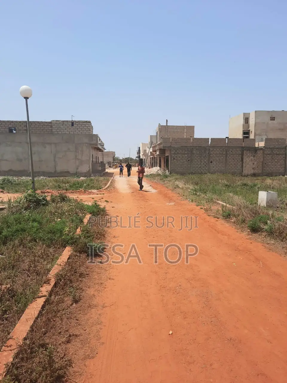 Terrain De 200m2 Titre Foncier Comico Bambilor