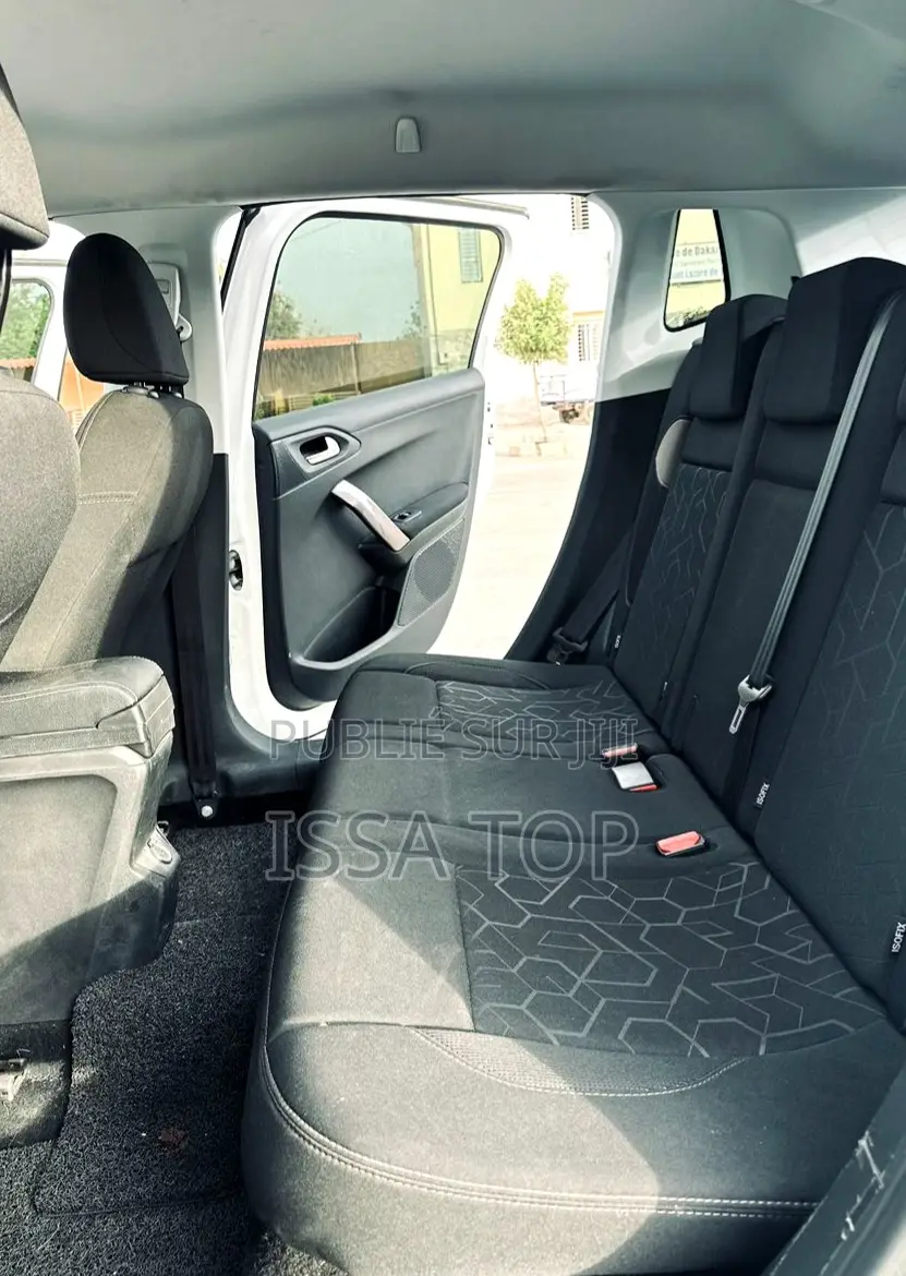 PEUGEOT 2008 2016 Blanc