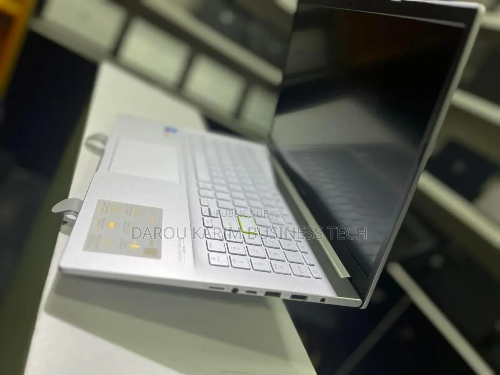 New Asus VivoBook 15 X505BA 16GB Intel Core I7 SSD 512GB