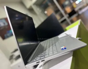 New Asus VivoBook 15 X505BA 16GB Intel Core I7 SSD 512GB