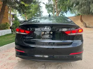 Hyundai Elantra 2018 Black