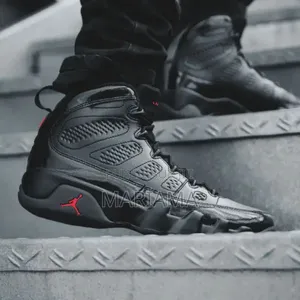 Photo - Air Jordan 9 Retro