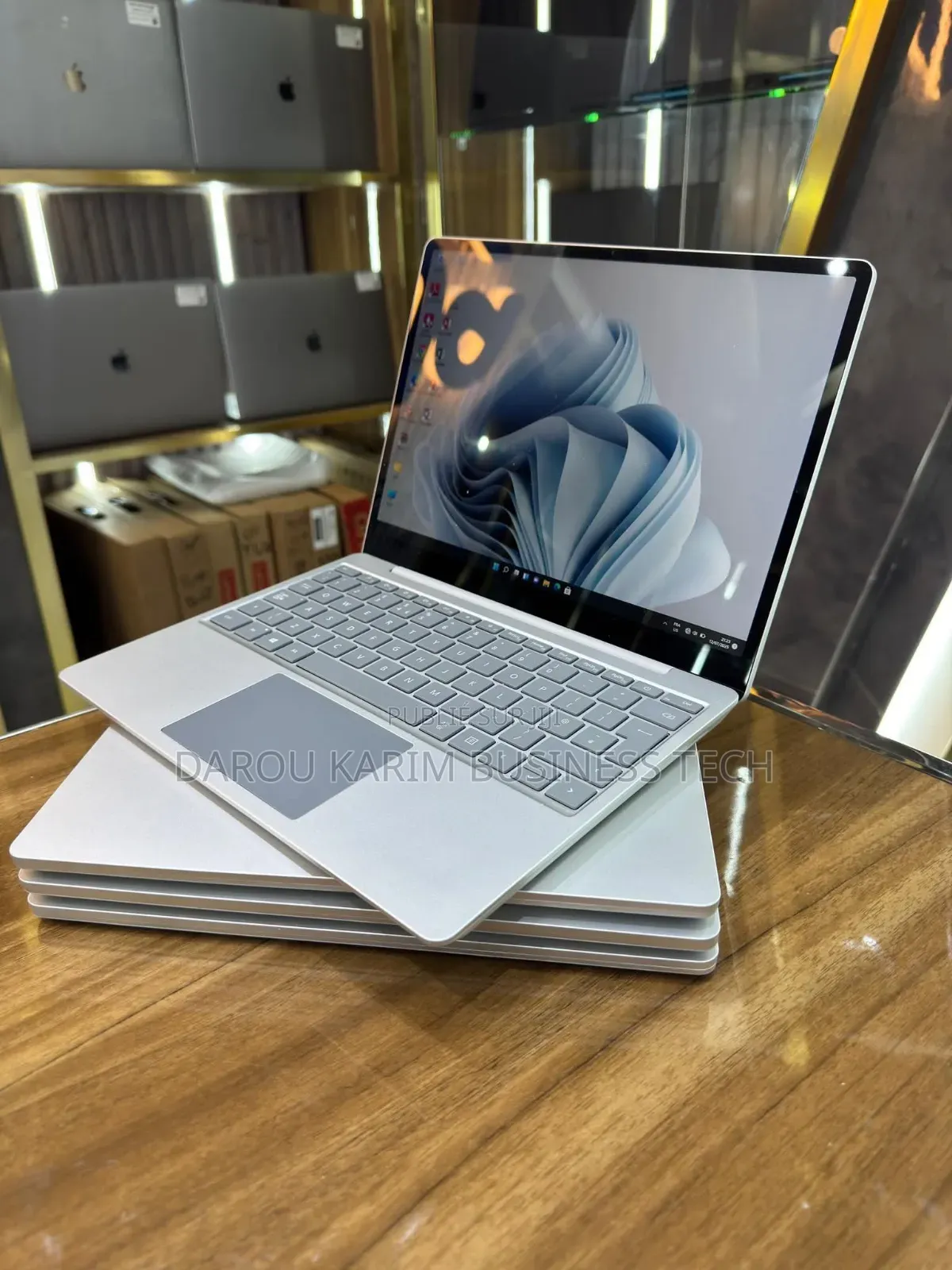 New Microsoft Surface Laptop Go 16GB Intel Core I5 SSD 256GB