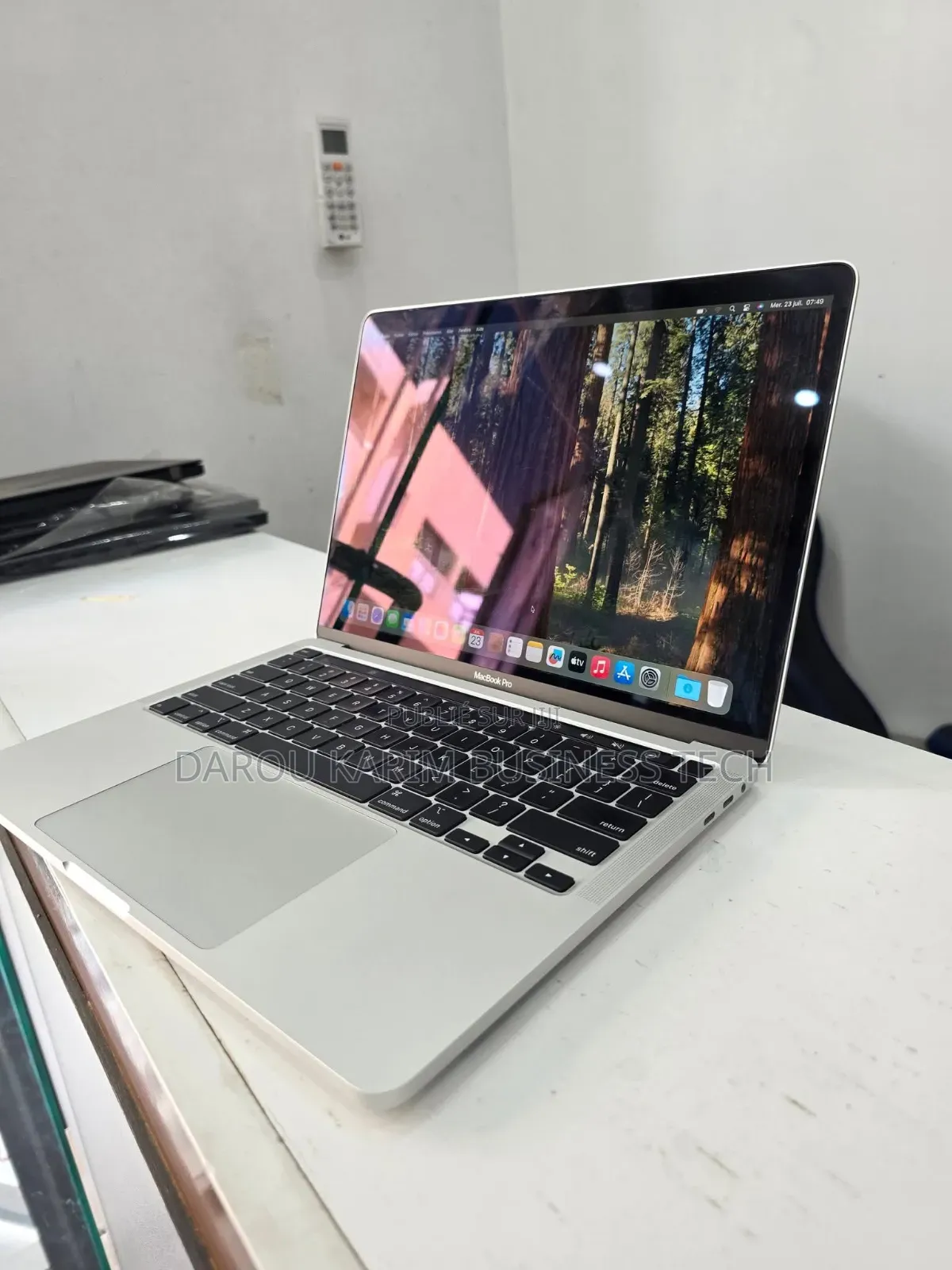 New Apple MacBook Pro 2020 16GB Intel Core I5 SSD 512GB