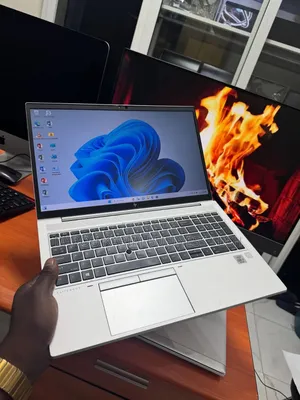 Photo - New Ordinateur Portable HP EliteBook 850 16GB Intel Core I7 SSD 256GB